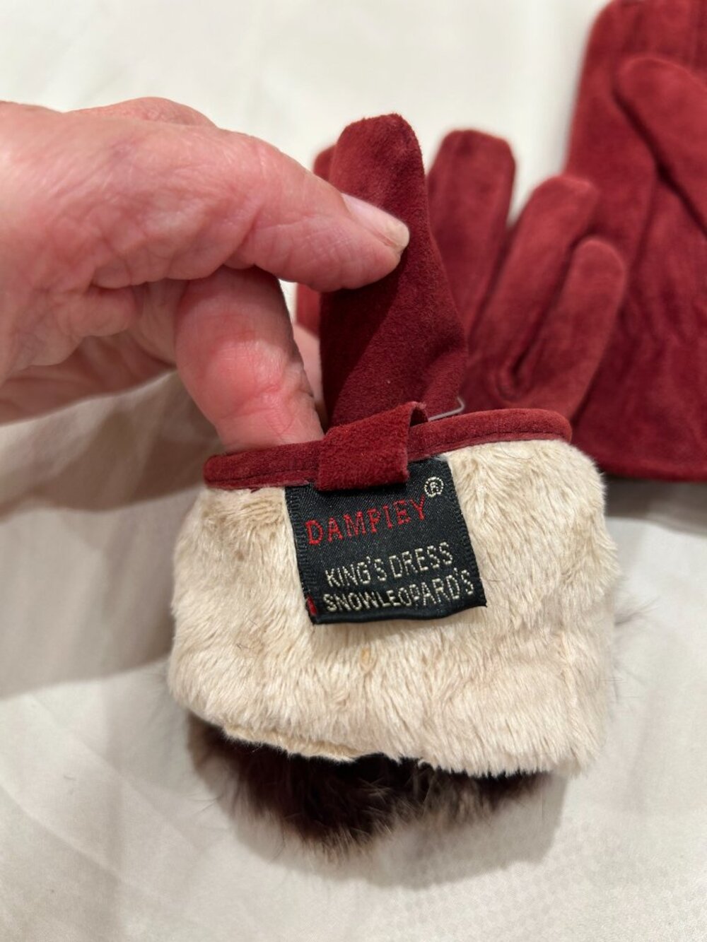 Leather Gloves - Burgundy with Fur - Picture 4 of 4